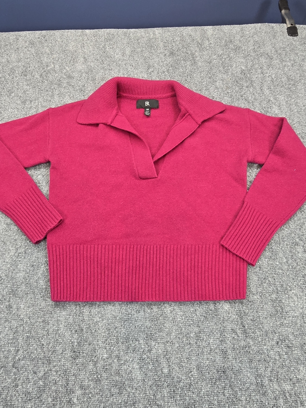 Banana Republic 100% Cashmere Sweater Womens XS Petite Fuchsia Collared V Neck